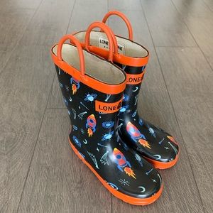 💙 Lone Cone Rain Boots.